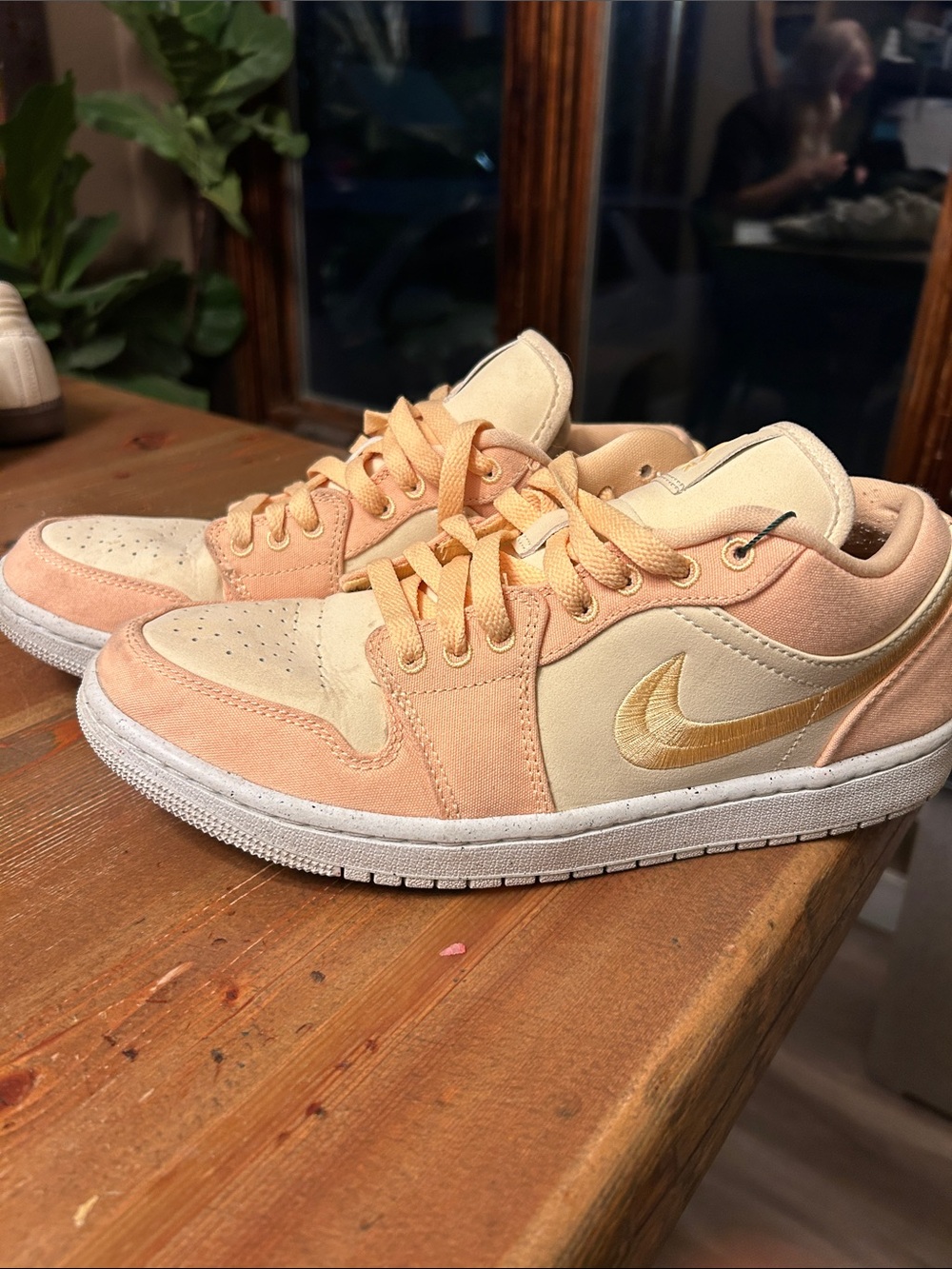 Nike Air Jordan 1 Low SE Peach Cream Gold Sneakers